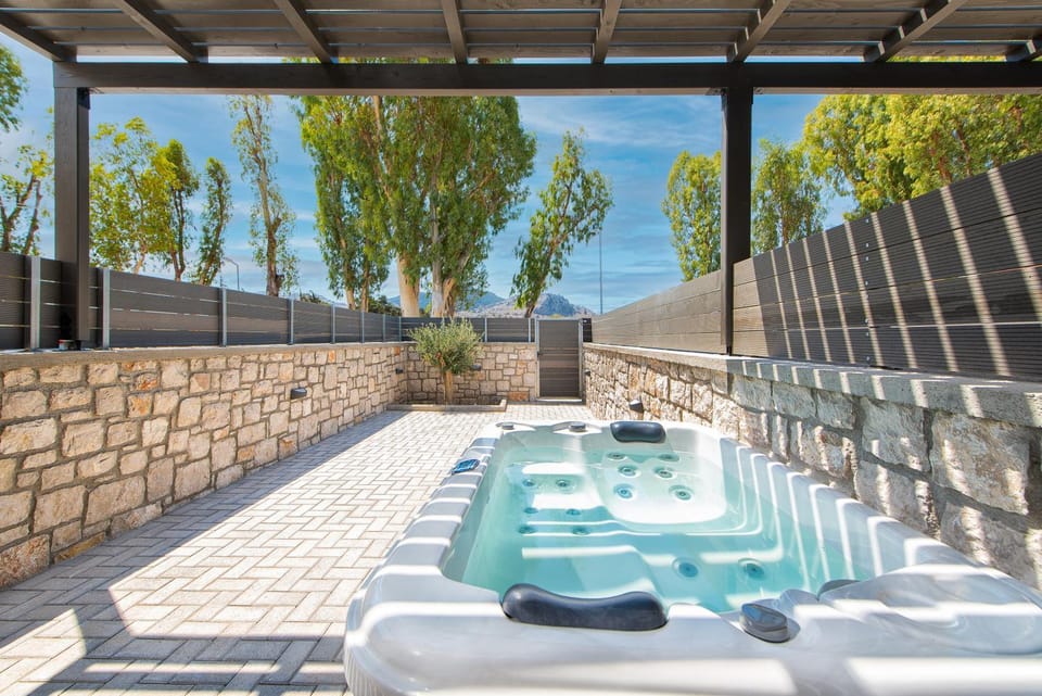 Natural landscape, Hot Tub, Mountain view