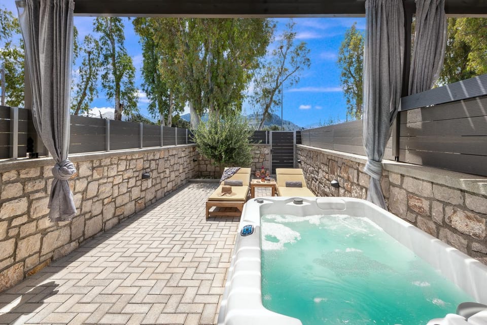 Natural landscape, Hot Tub, sunbed