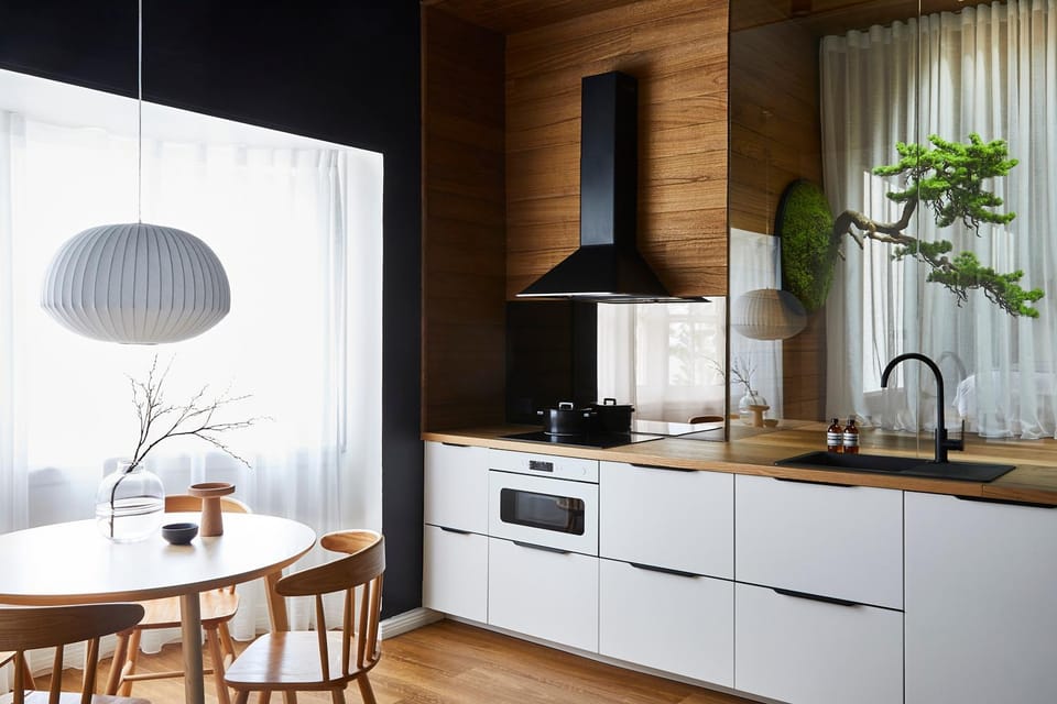 Nearby landmark, Coffee/tea facilities, Kitchen or kitchenette, Living room, Decorative detail, Seating area, Dining area, Beach, Beach, Landmark view, Landmark view, Sea view, Sea view, minibar, oven, stove, air conditioner, air conditioner