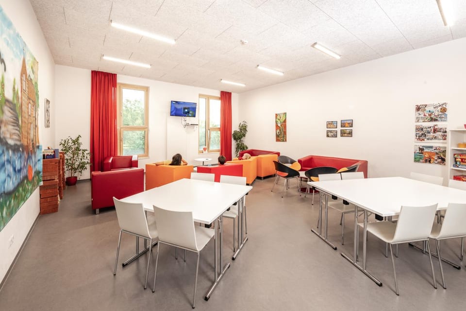 Communal lounge/ TV room, TV and multimedia