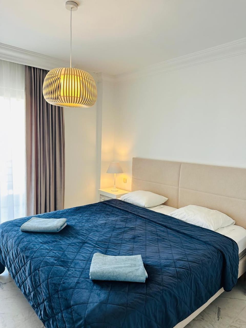 Bed, Day, Photo of the whole room, Bedroom, towels