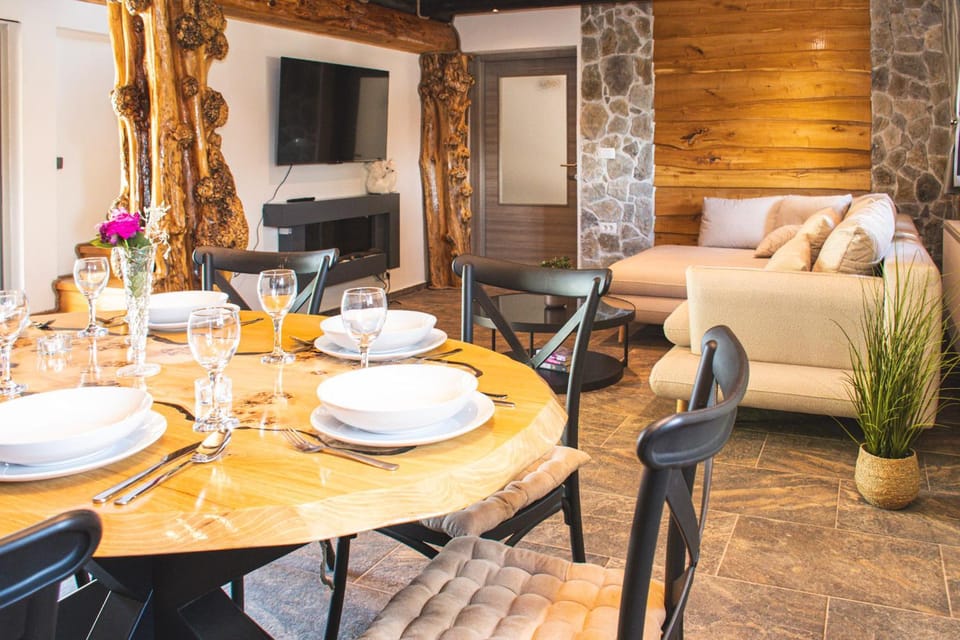 Communal lounge/ TV room, Living room, Photo of the whole room, Seating area, Dining area