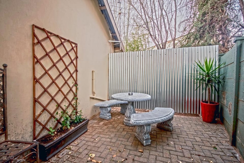Property building, Seating area
