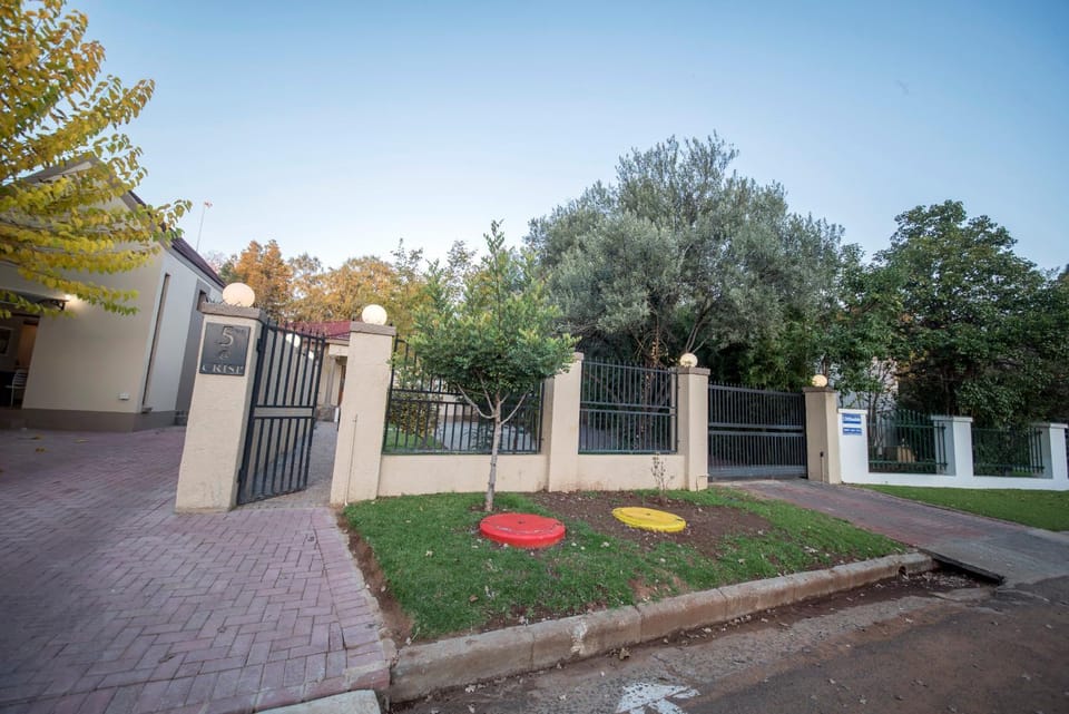 Facade/entrance, Garden