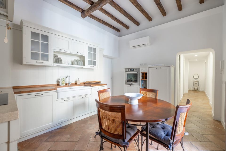 Kitchen or kitchenette, Dining area, pet friendly, stove