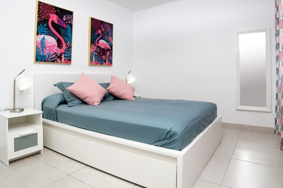 Bed, Bedroom
