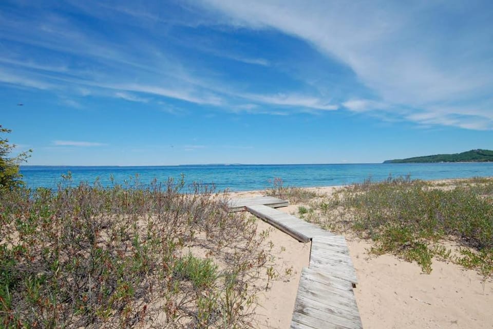 Hal-Sea-On House House in Glen Arbor