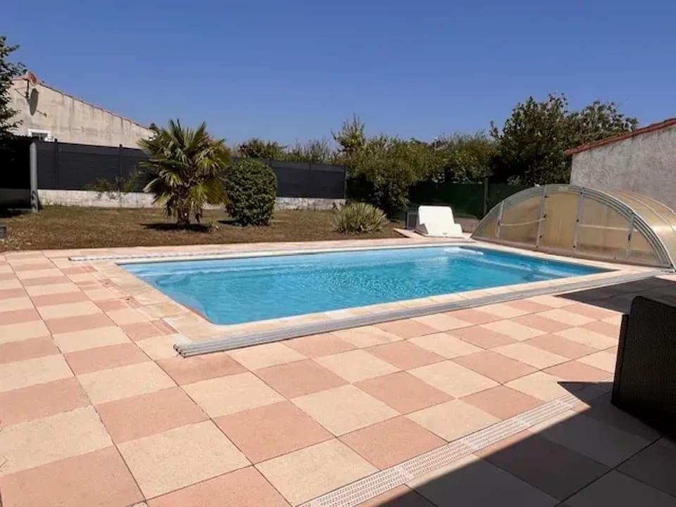 Villa accueillante à Saint-Froult avec piscine privée Villa in Nouvelle-Aquitaine