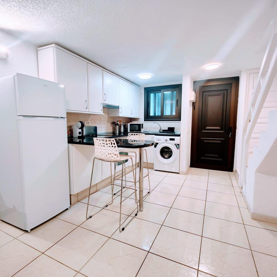 Kitchen or kitchenette, minibar, pet friendly, stove, toaster, washing machine