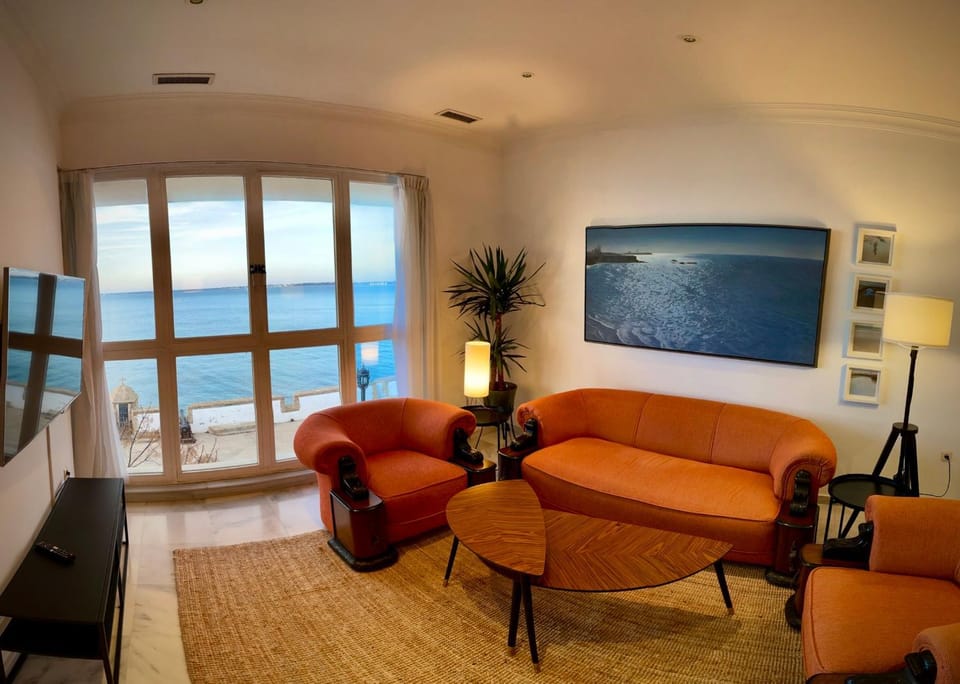 Living room, Lounge or bar, Sea view