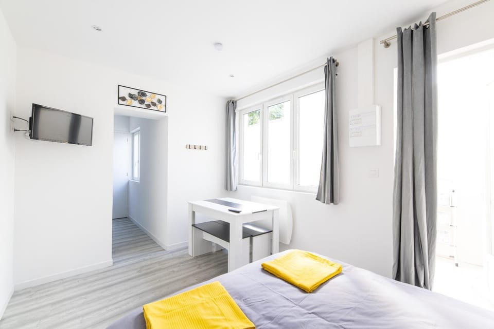 Communal lounge/ TV room, TV and multimedia, Living room, Photo of the whole room, Seating area