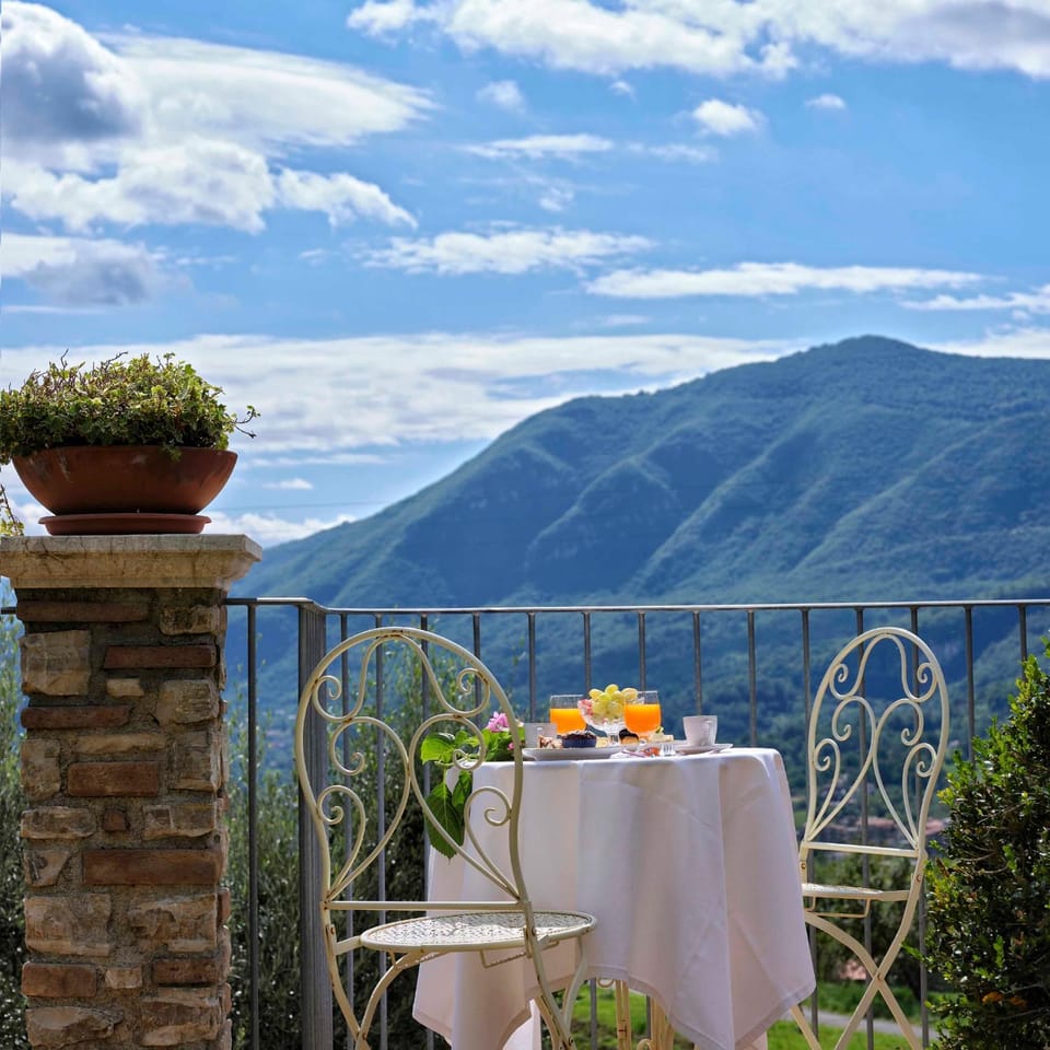 Natural landscape, Food and drinks, Food