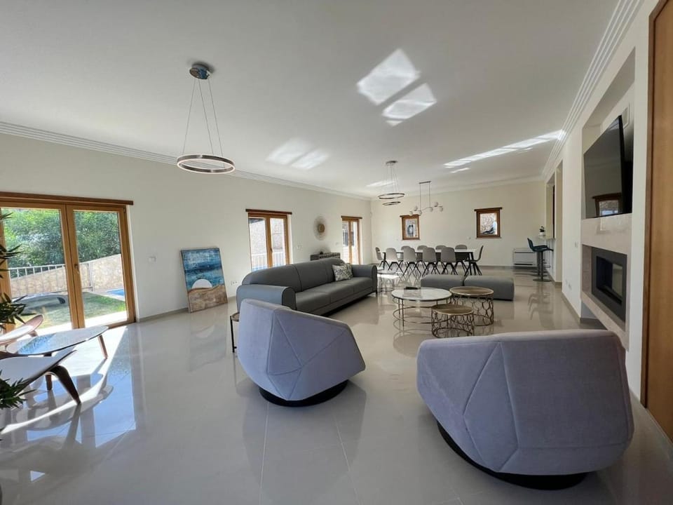 Communal lounge/ TV room, Living room