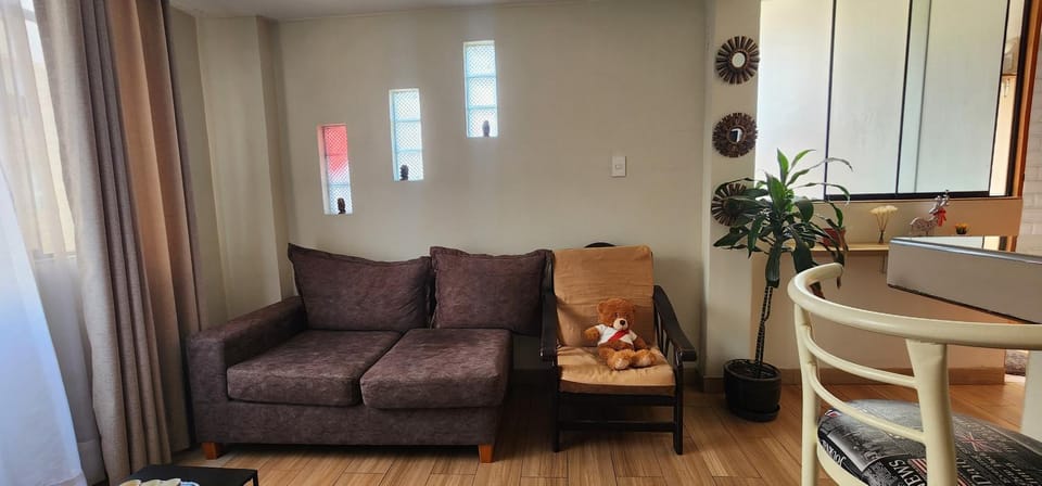 Confortable APT-Estudio con WIFI,Neflix y PKG Gratis Apartment in Los Olivos