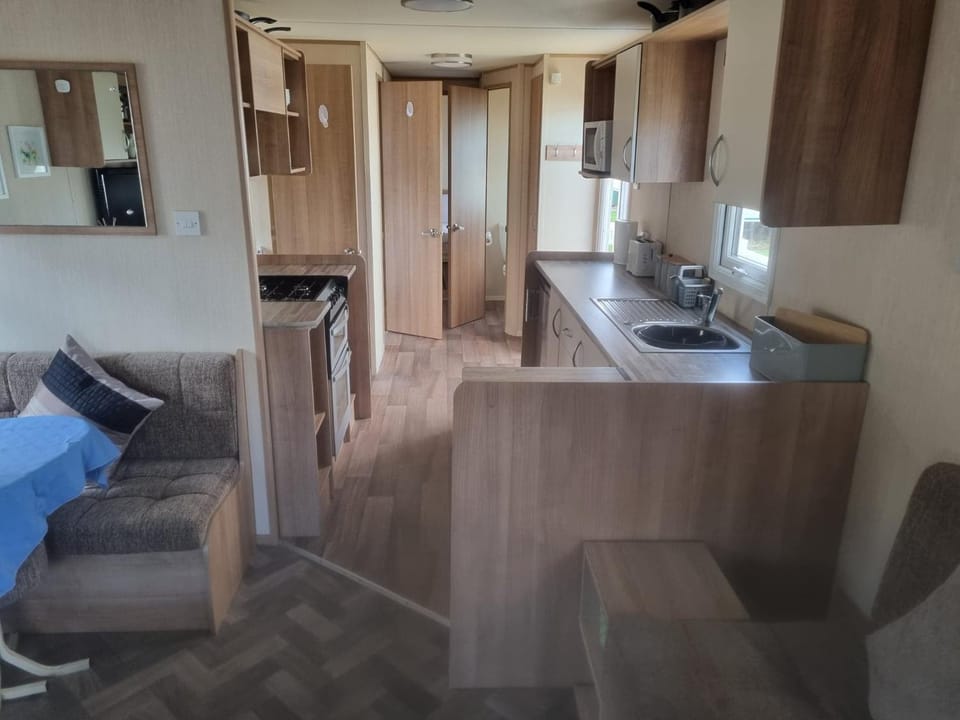 TP61 8 BERTH 3 BEDROOM CARAVAN GOLDEN PALM Campground/ 
RV Resort in Chapel Saint Leonards