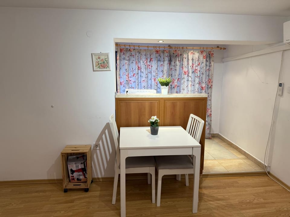 Peaceful Riverside Studio with private Garden Center Parking Apartment in Plovdiv