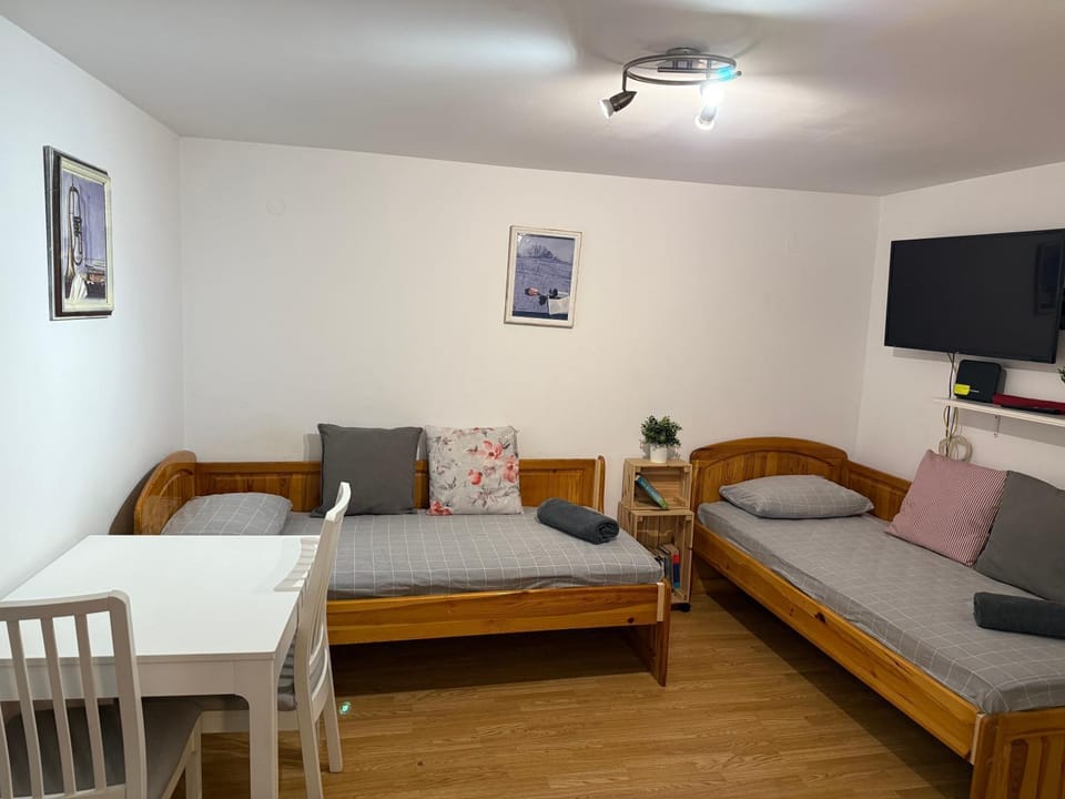 Peaceful Riverside Studio with private Garden Center Parking Apartment in Plovdiv