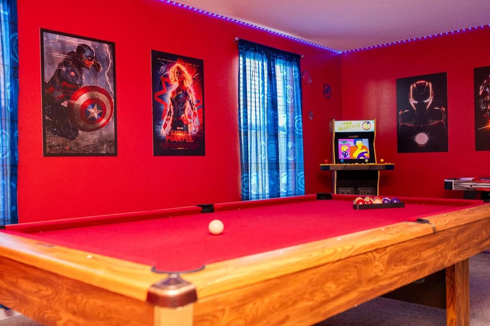 Billiard, Game Room