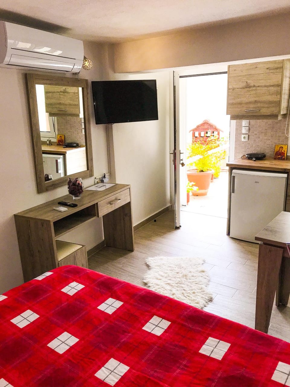 Communal lounge/ TV room