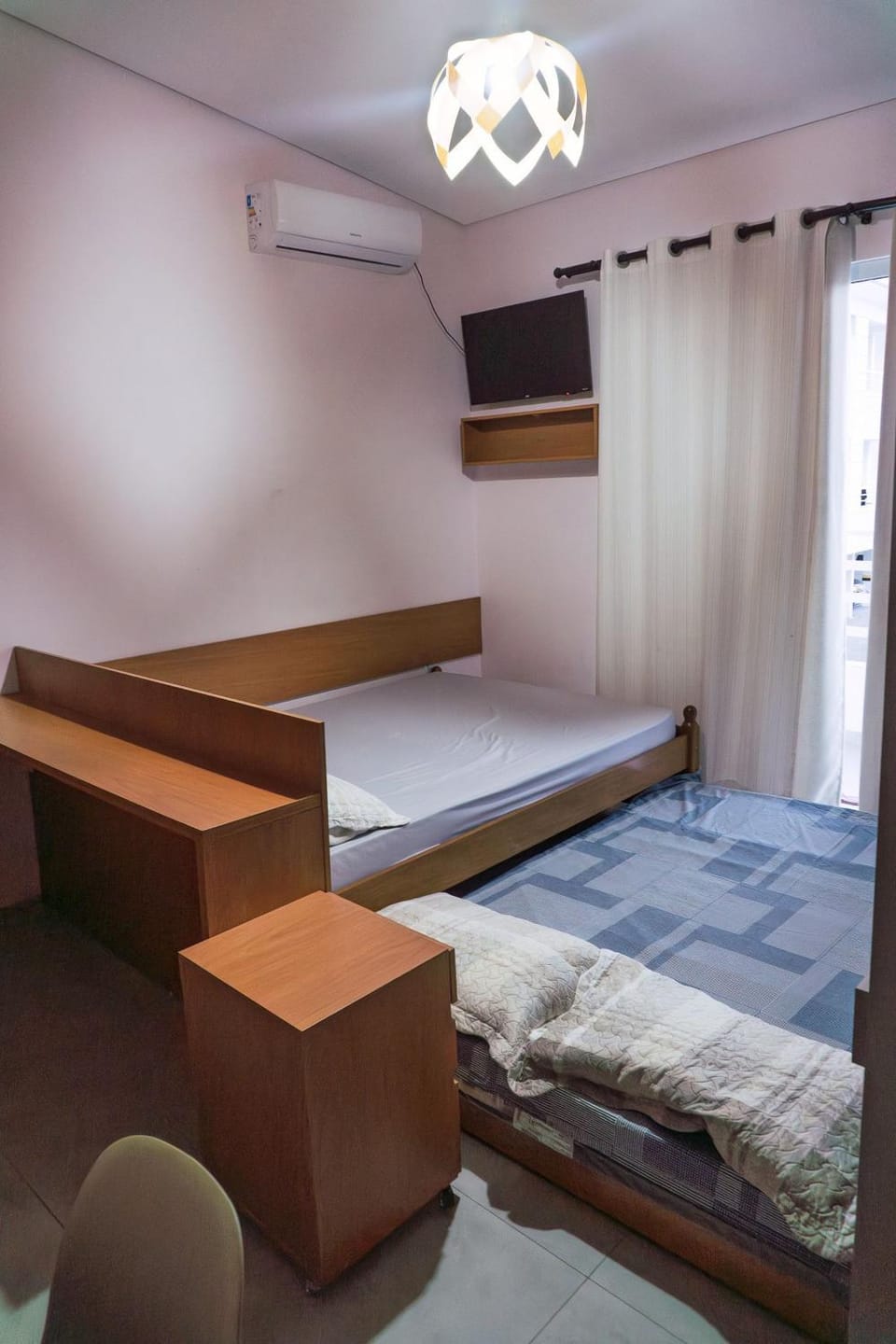 Photo of the whole room, Bedroom