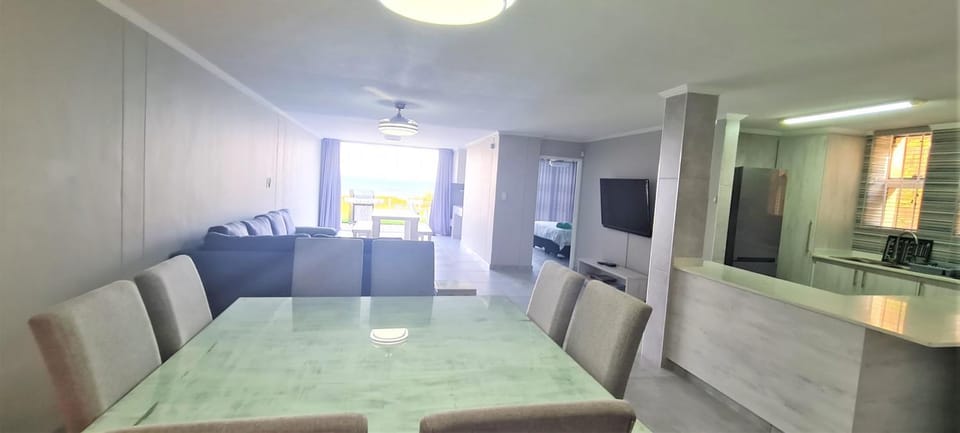 View (from property/room), Living room, Dining area, Garden view, Sea view, kitchen