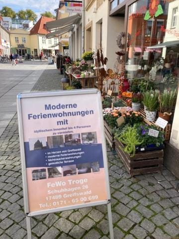 On-site shops, Shopping Area