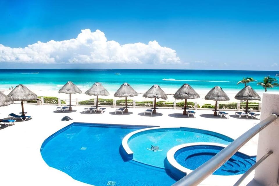 Day, Natural landscape, Beach, Pool view, Sea view, Swimming pool, sunbed