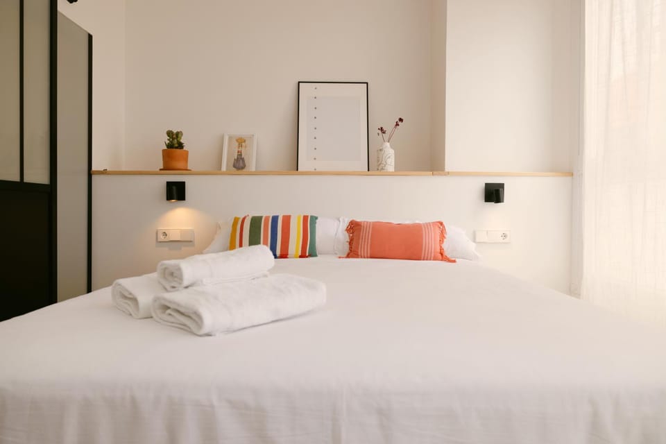Bed, Bedroom
