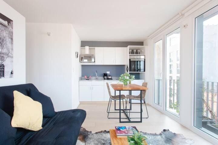 Kitchen or kitchenette, Living room, Photo of the whole room, Dining area