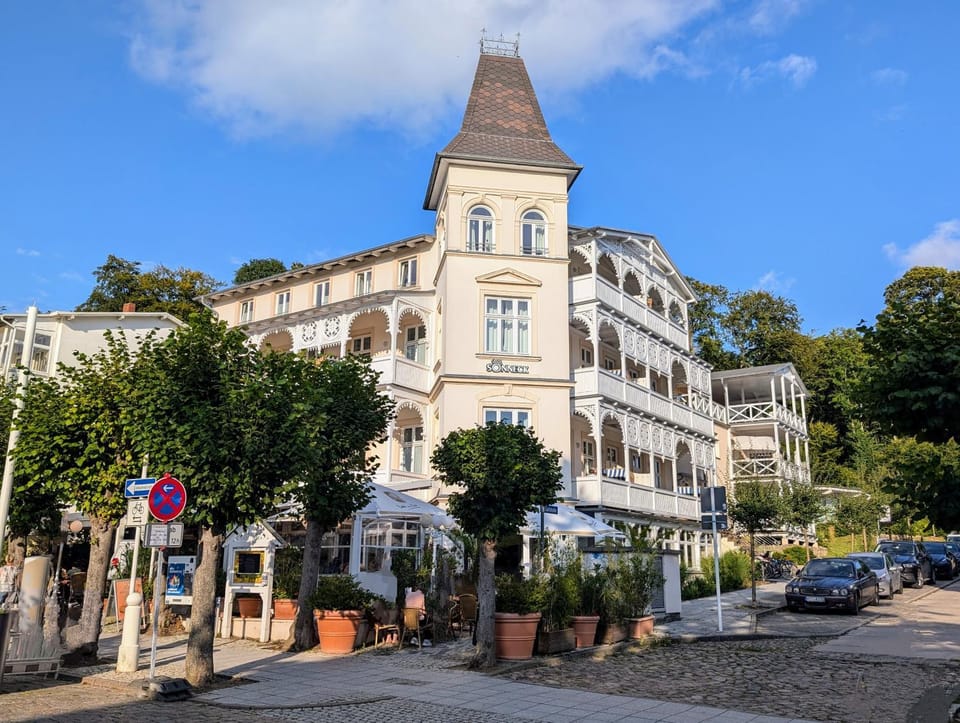 Property building, Neighbourhood, Street view, Location