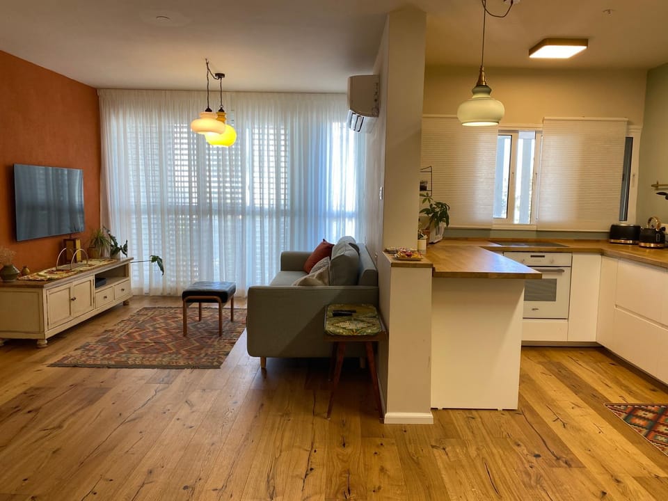 נופש ליד הים בת גלים Apartment in Haifa