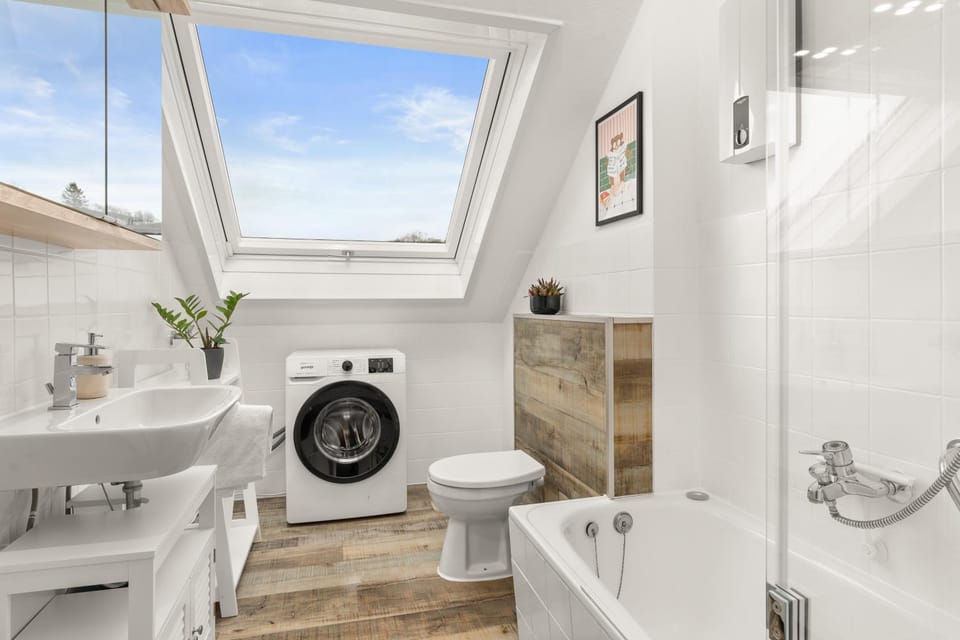Toilet, Bathroom, Bath, washing machine