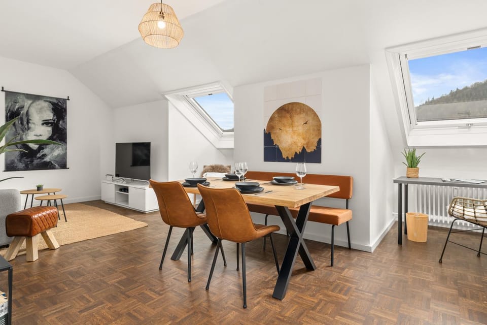 Communal lounge/ TV room, Bed, TV and multimedia, Living room, Seating area, Dining area, Evening entertainment
