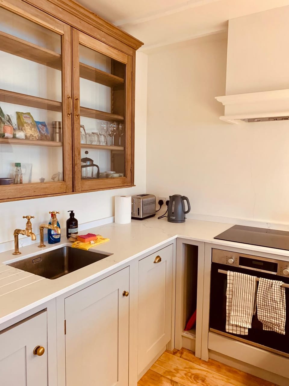 Coffee/tea facilities, Kitchen or kitchenette, pet friendly, stove, toaster