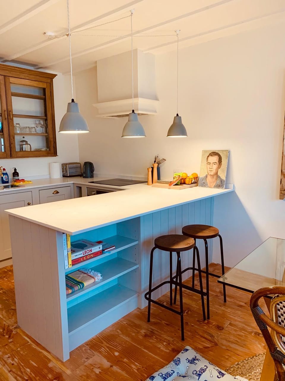 Kitchen or kitchenette, Dining area, stove