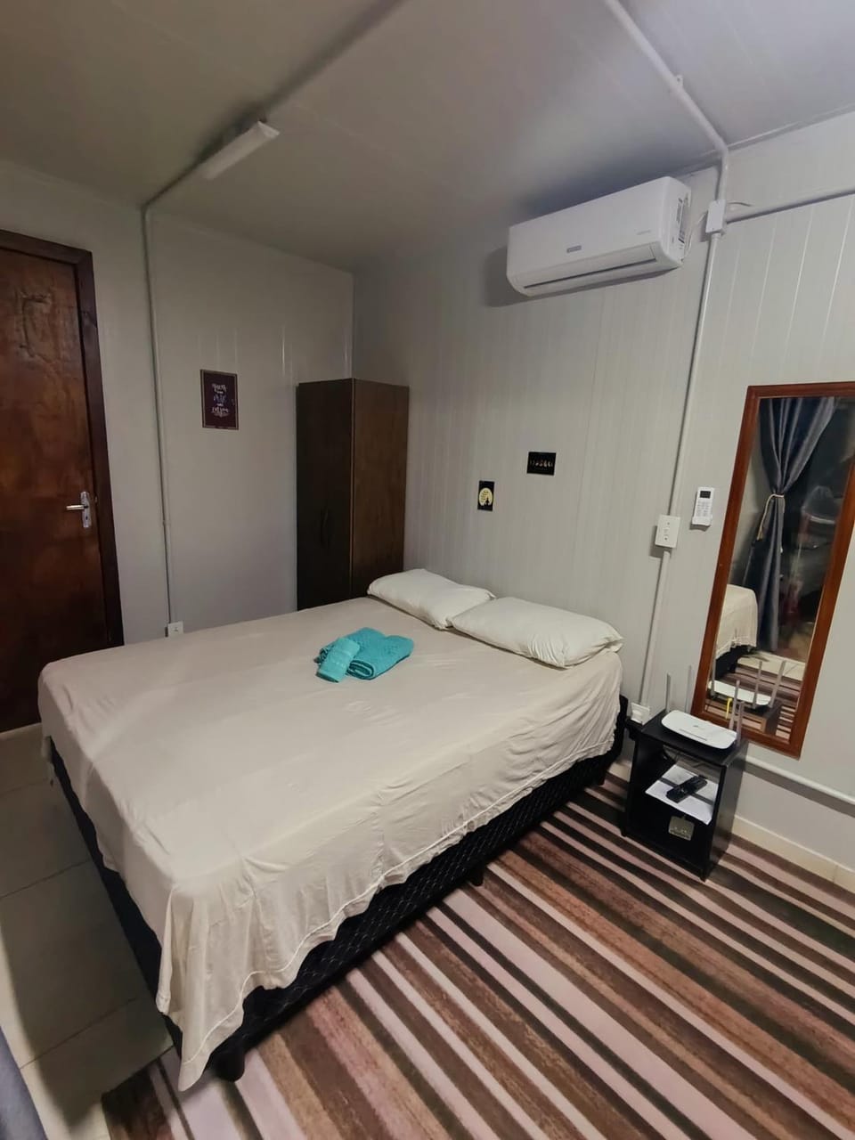 Bed, Photo of the whole room, Bedroom, wardrobe, air conditioner