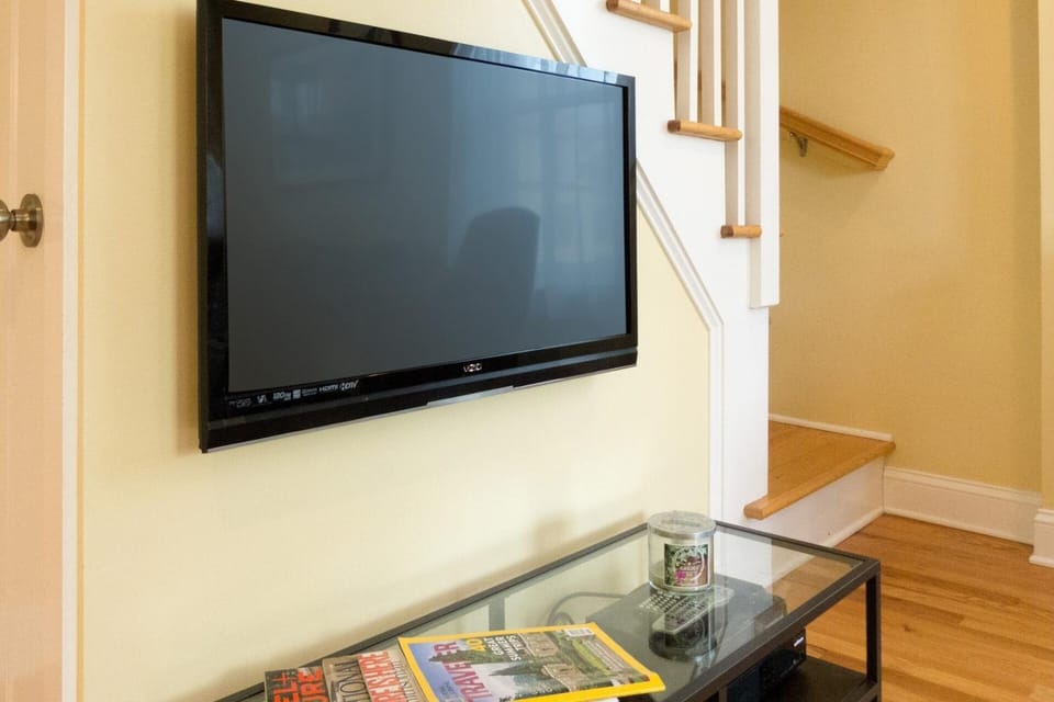 3BR Beautiful Remodeled Victorian w/ Beach Locker House in Ocean Grove