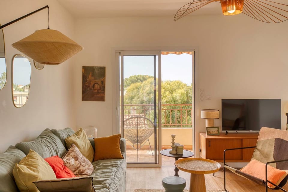 Very Nice 60m With Balcony Near The Beaches! Apartment in Sanary-sur-Mer