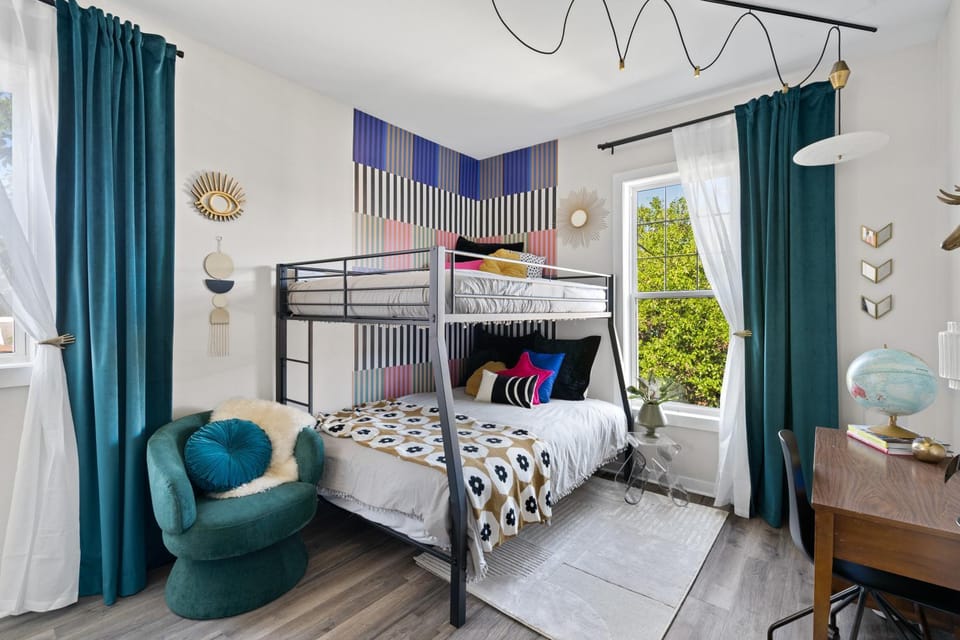 Photo of the whole room, bunk bed