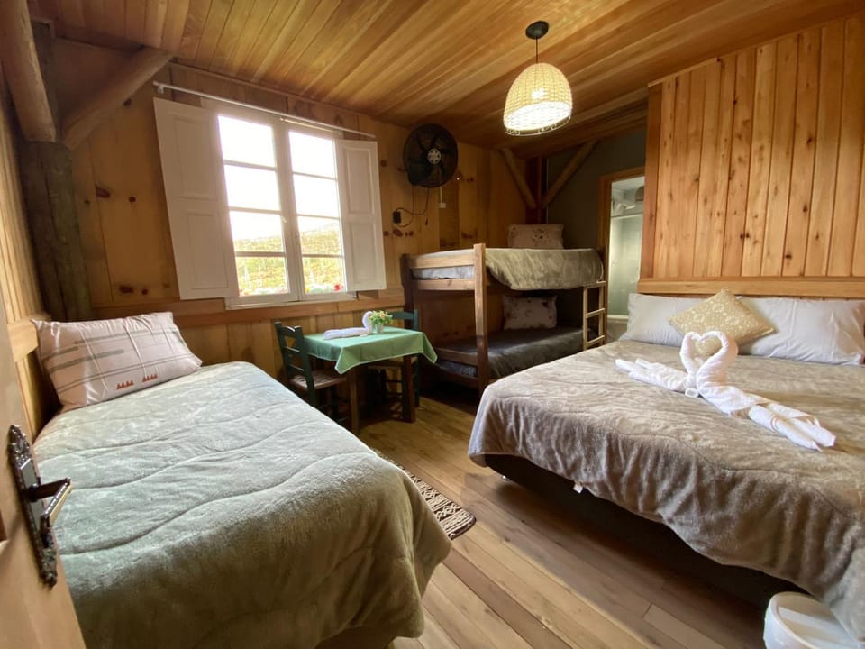 Bed, Photo of the whole room, Bedroom, bunk bed, towels