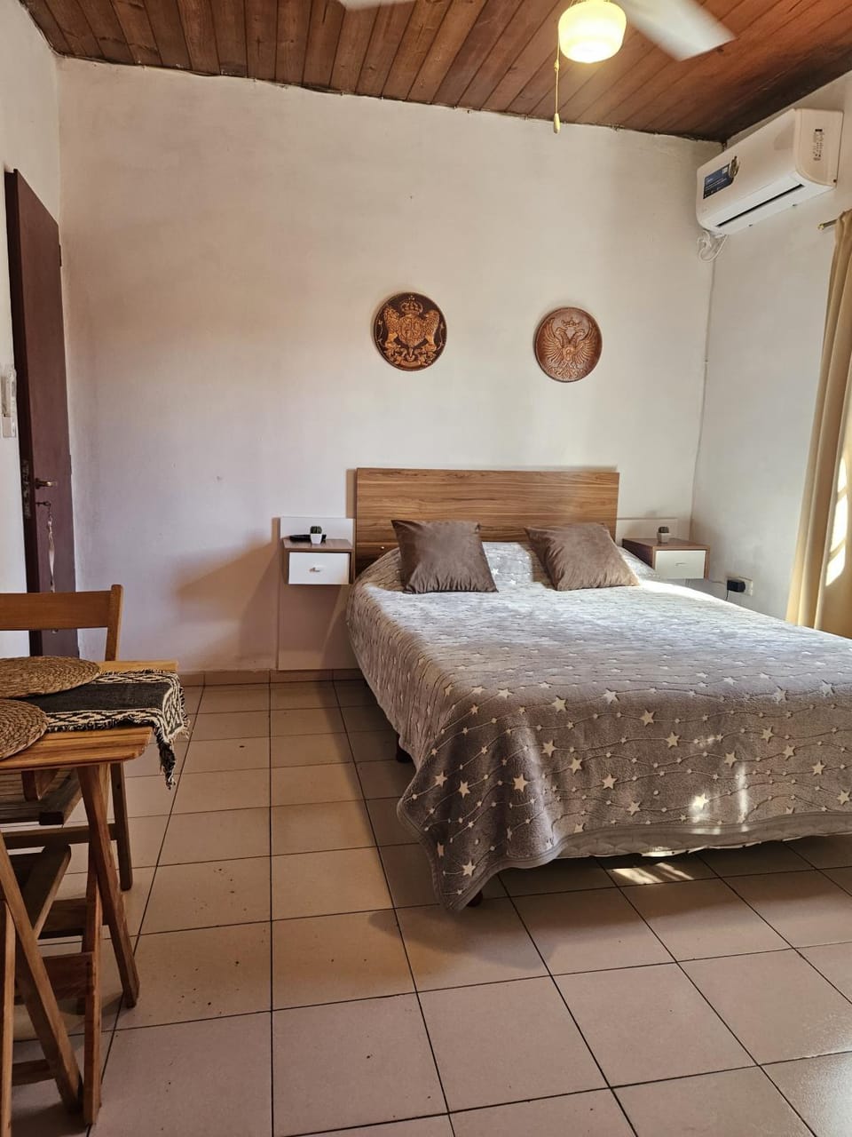Bed, Photo of the whole room, Bedroom, air conditioner