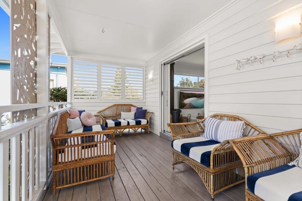 By the Bay on Duncan by Experience Jervis Bay House in Vincentia