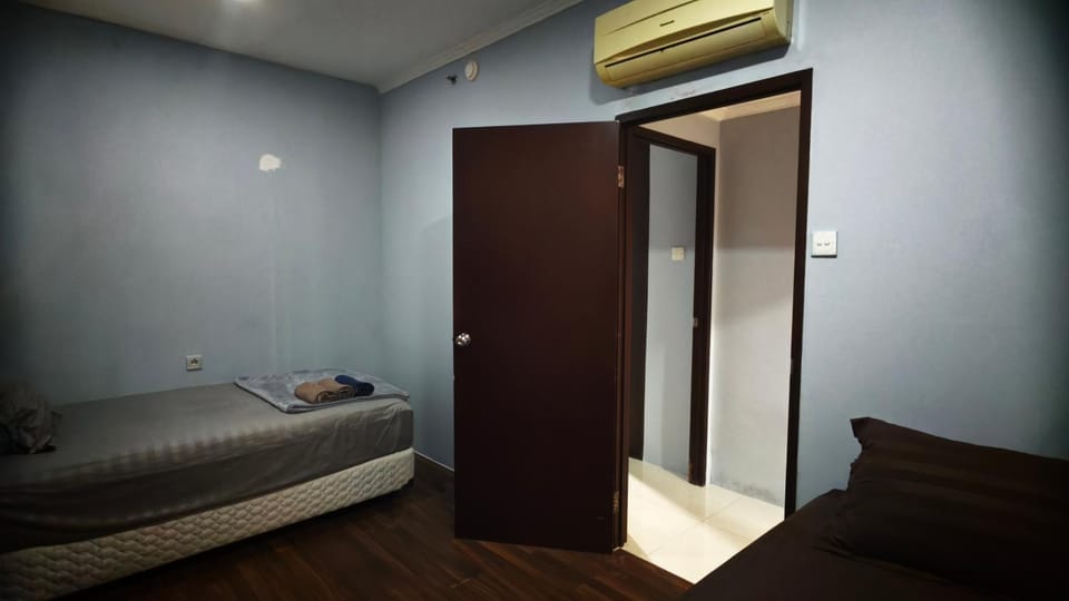 Bed, Photo of the whole room, Bedroom, air conditioner