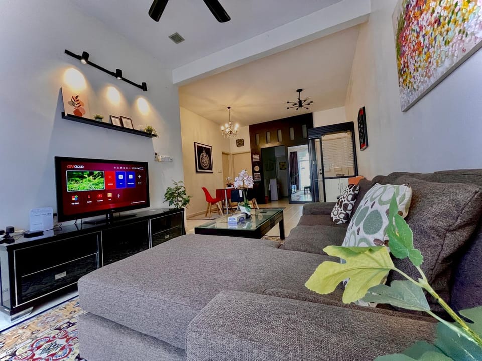 Communal lounge/ TV room, TV and multimedia, Living room, Photo of the whole room, Seating area