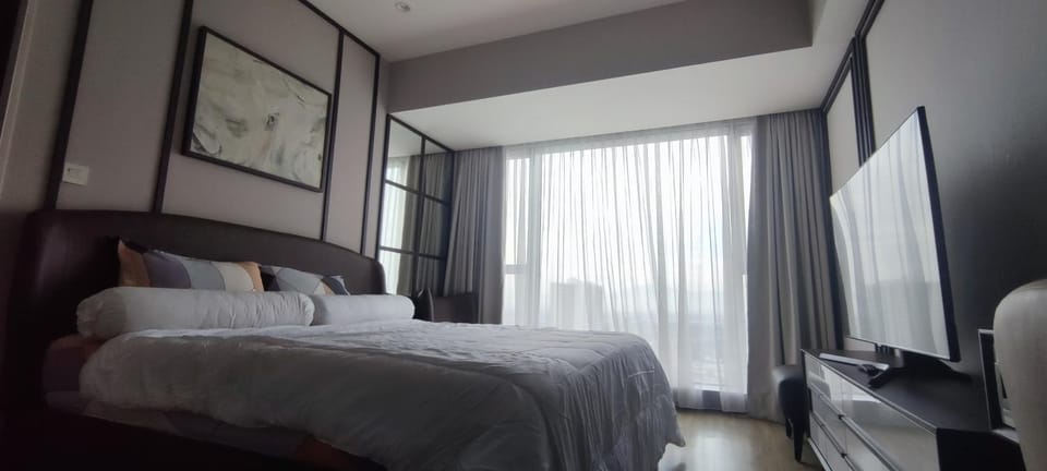 Bed, TV and multimedia, Photo of the whole room, Evening entertainment, Bedroom, hair dresser