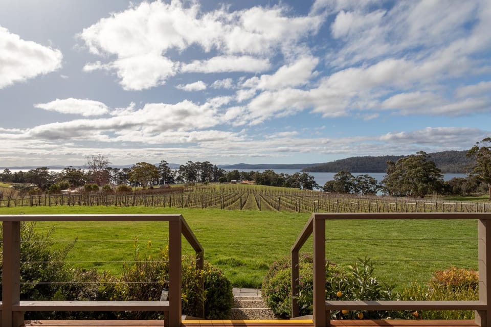 Garden view, Sea view
