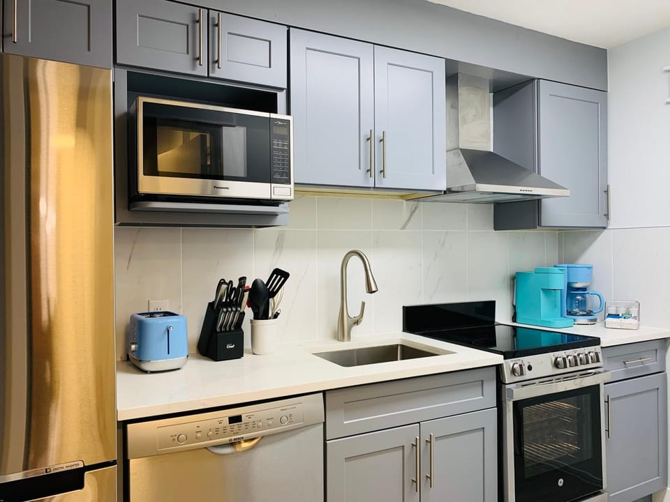 Kitchen or kitchenette