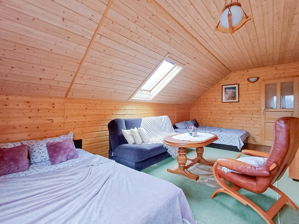 Bed, Photo of the whole room, Seating area, Bedroom