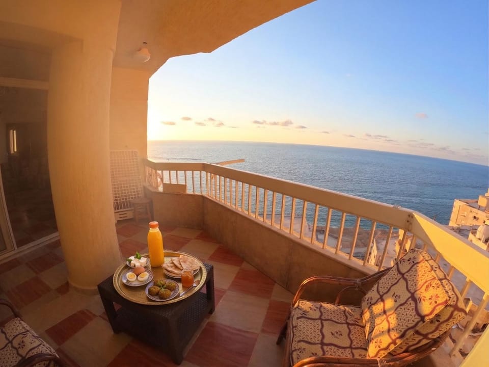 Day, Natural landscape, View (from property/room), Balcony/Terrace, Food and drinks, Seating area, Food, Sea view, Breakfast, Drinks, Sunset