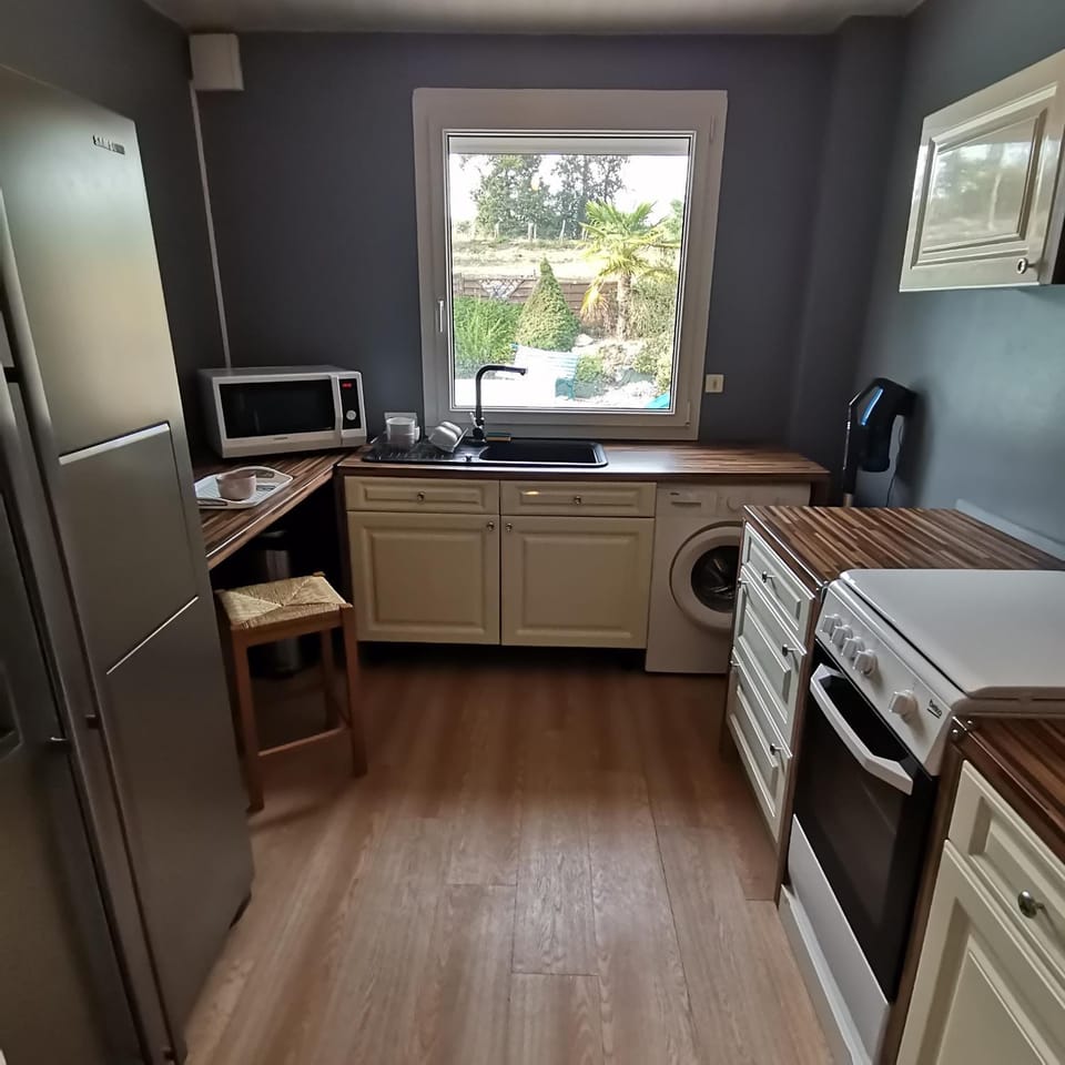 Appartement dans habitation privée avec piscine Apartment in Pays de la Loire